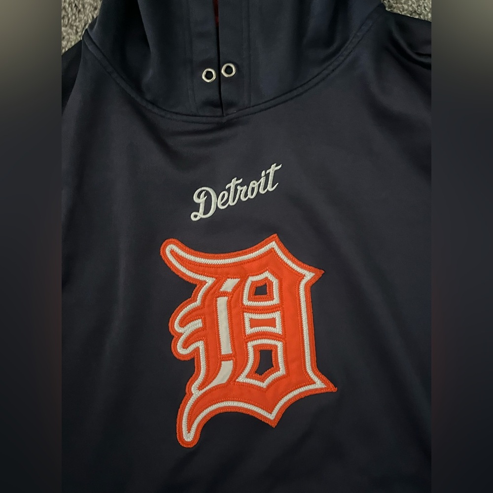 Detroit Tigers Sweatshirt - Picture 3 of 4